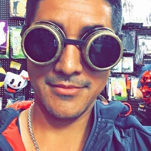 Meet your Posher, Luis